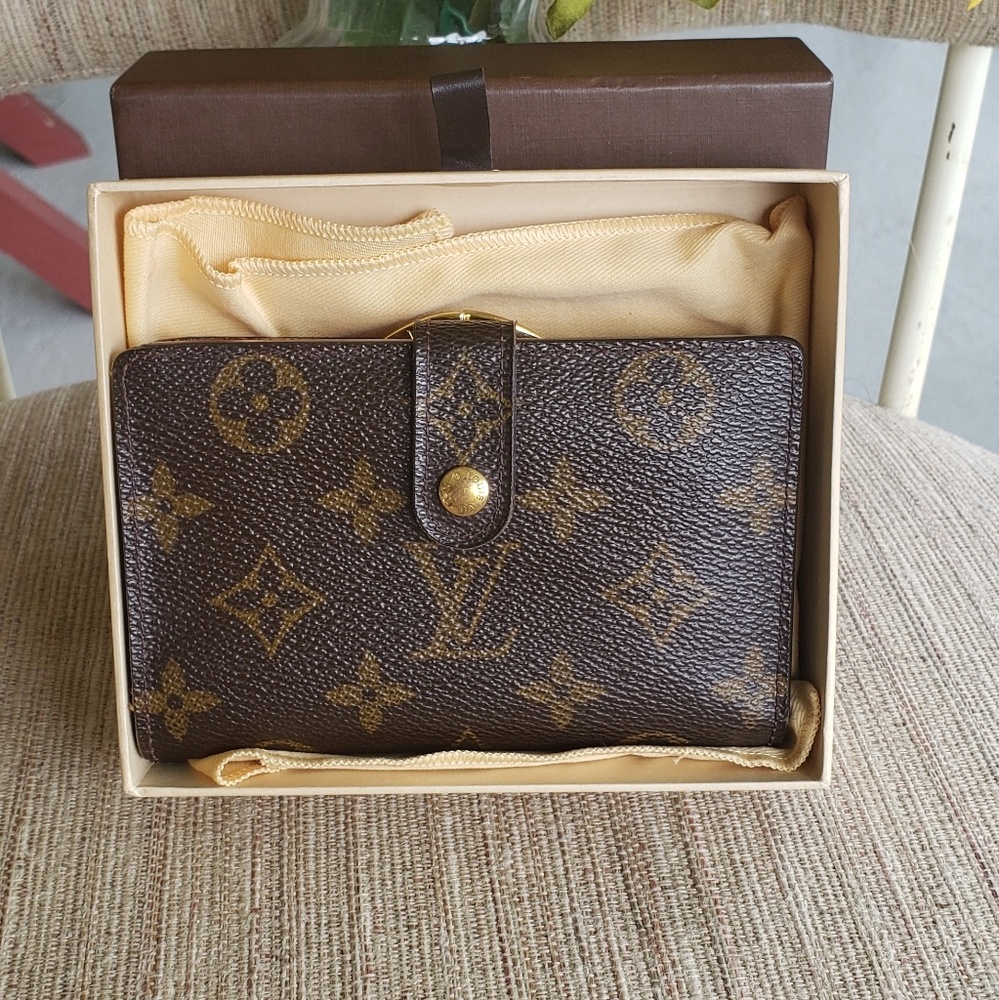 Authentic kisslock short wallet - Picture 1 of 8